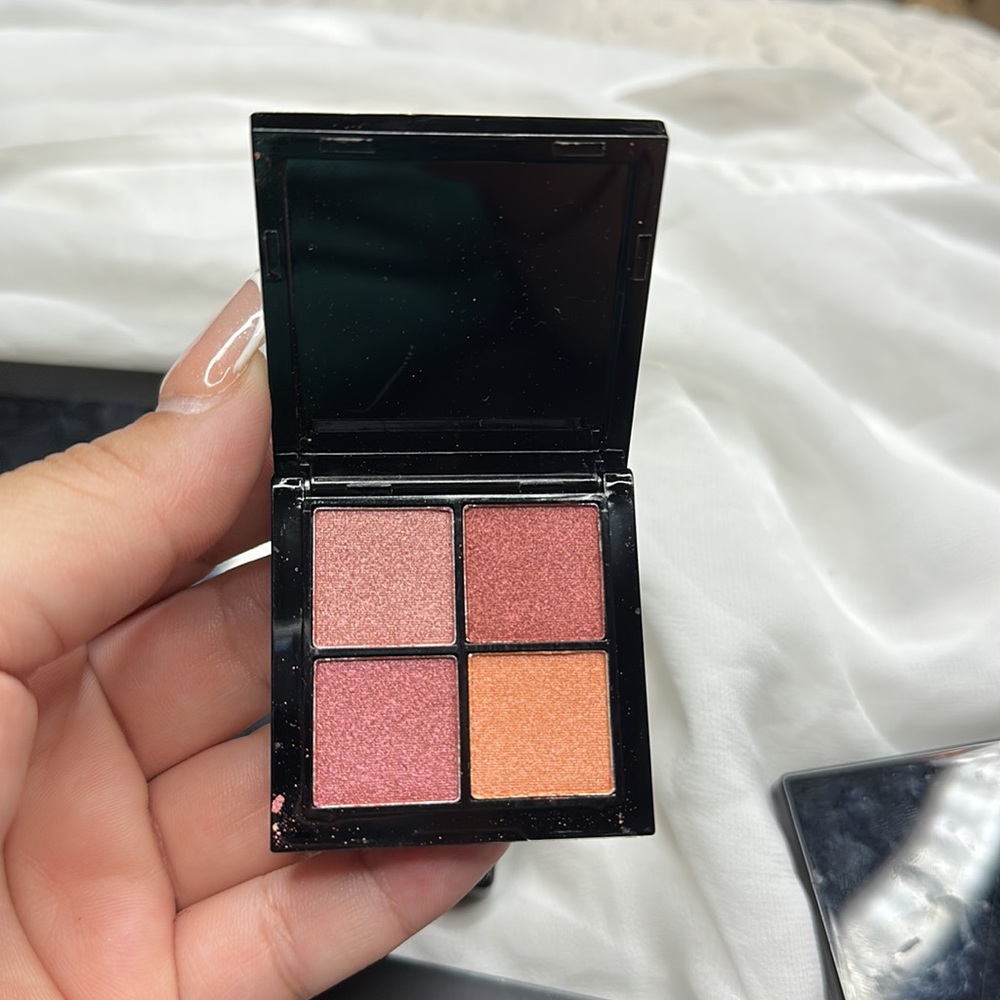 Makeup - Picture 6 of 7